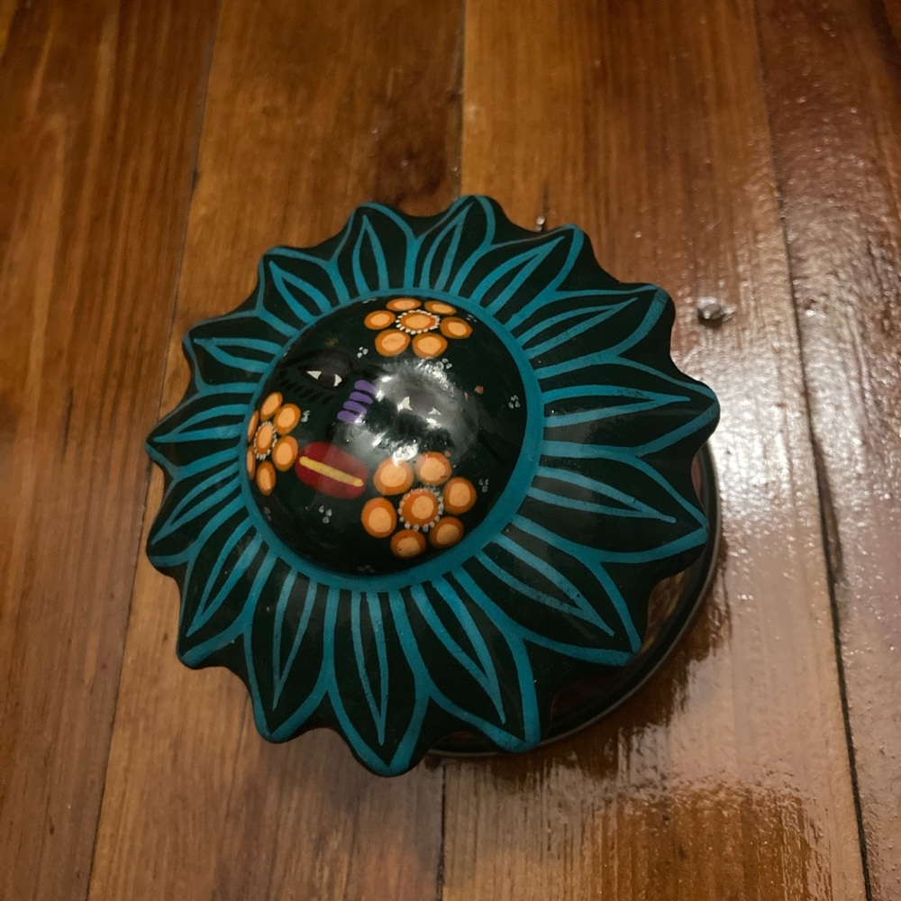 Trinket holder